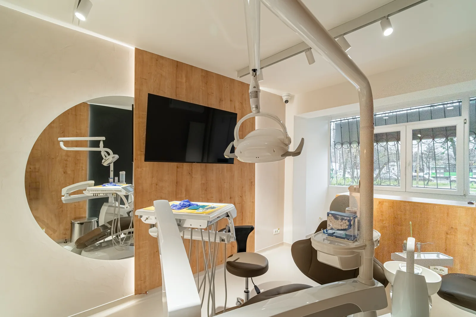 Recepție clinică dentară Davident Aesthetics, Drumul Taberei