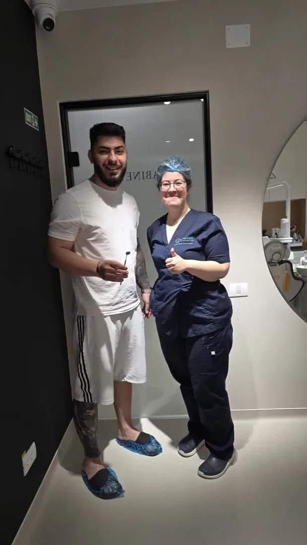 Pacient al clinicii stomatologice DaviDent Aesthetics, Sector 6 București (12)