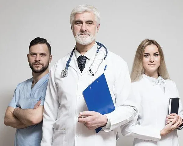 Proba și cimentarea coroanei dentare definitive la a doua vizită