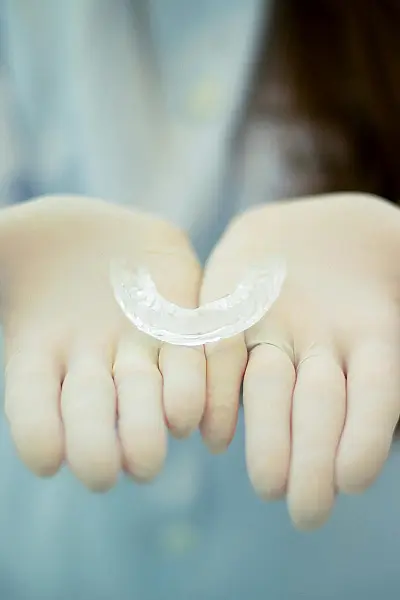 Gutierele dentare – alternativa modernă la aparatele dentare clasice